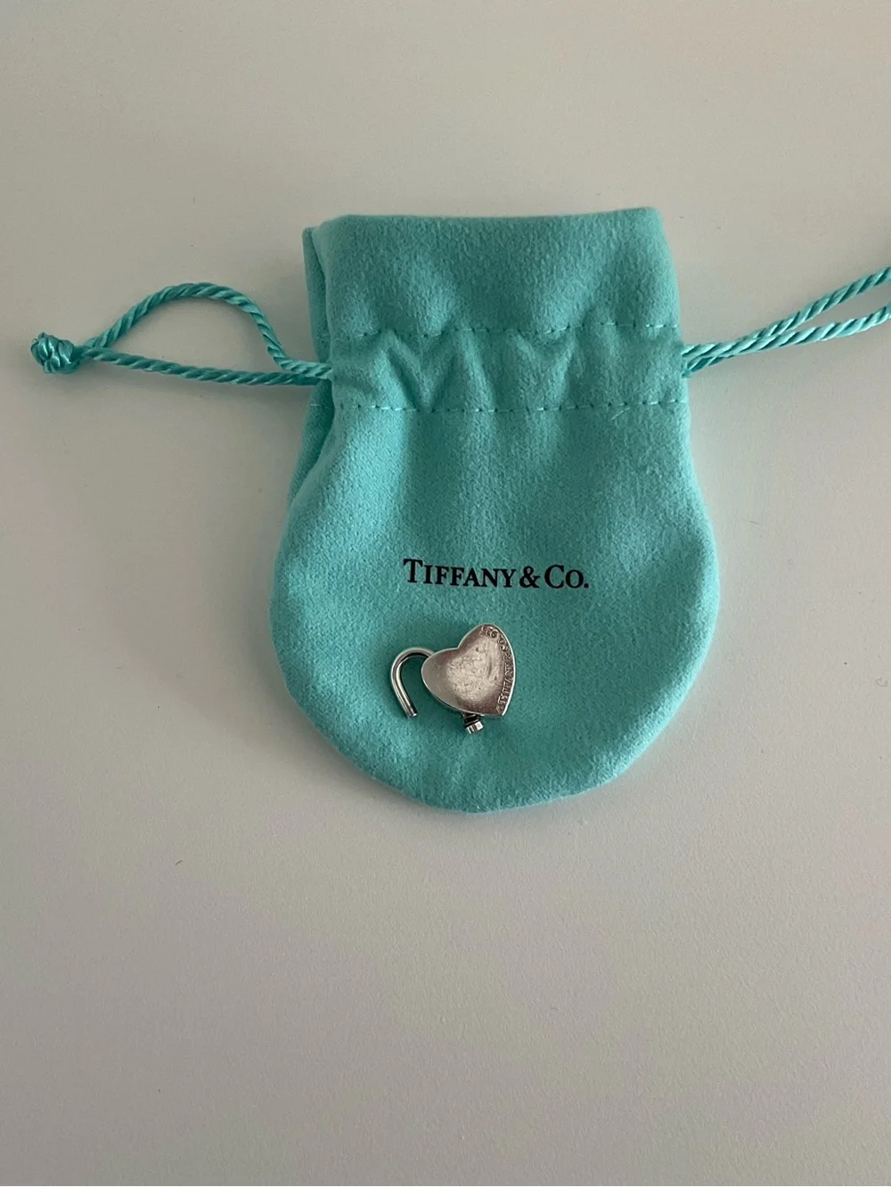 TIFFANY & CO. RETURN TO TIFFANY HEART LOCK PENDANT CHARM STERLING SILVER - Picture 3 of 6